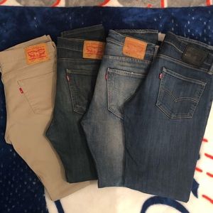 Four pairs of Levi’s skinny’s size 32 and 34.